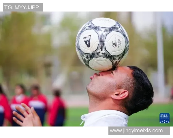 从绿茵场到新舞台那些成功转行的足球明星故事