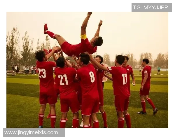 以足球明星视角解读中国社会发展与文化变迁之旅