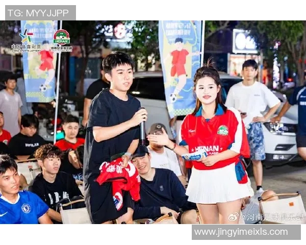 潮流必备足球短袖球星印花设计彰显运动时尚与青春个性魅力 潮流必备足球短袖球星印花设计彰显运动时尚与青春个性魅力