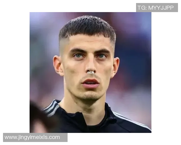 球星风采与足球激情融合呈现 专属气质头像展现运动魅力