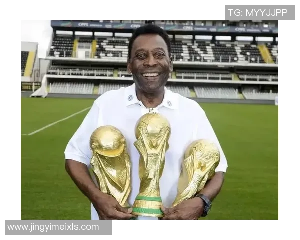 贝利亲笔签名珍藏品揭秘，传奇足球之星的独特纪念价值