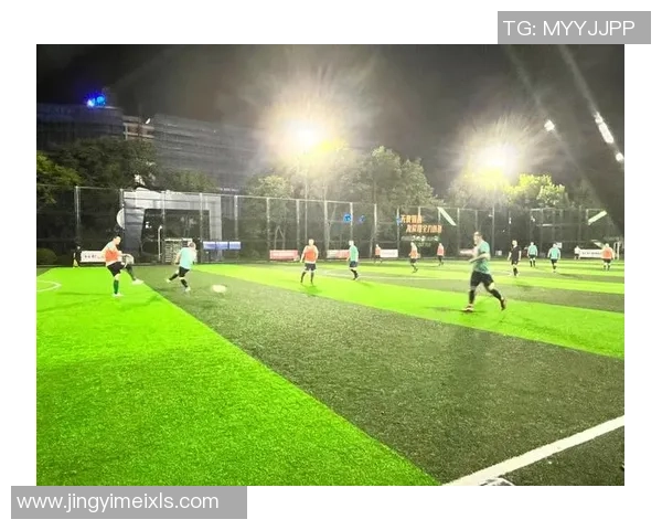 足球巨星欢乐互怼场景爆笑不断演绎绿茵恶搞新篇章